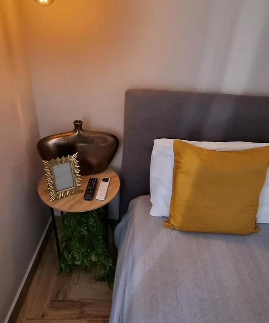 Masaniello Apartment Nápoles Italia